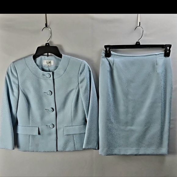 Le Suit Women's  2pc Sky Blue Button Down  Skirt Suit Sz 4P - Picture 1 of 13
